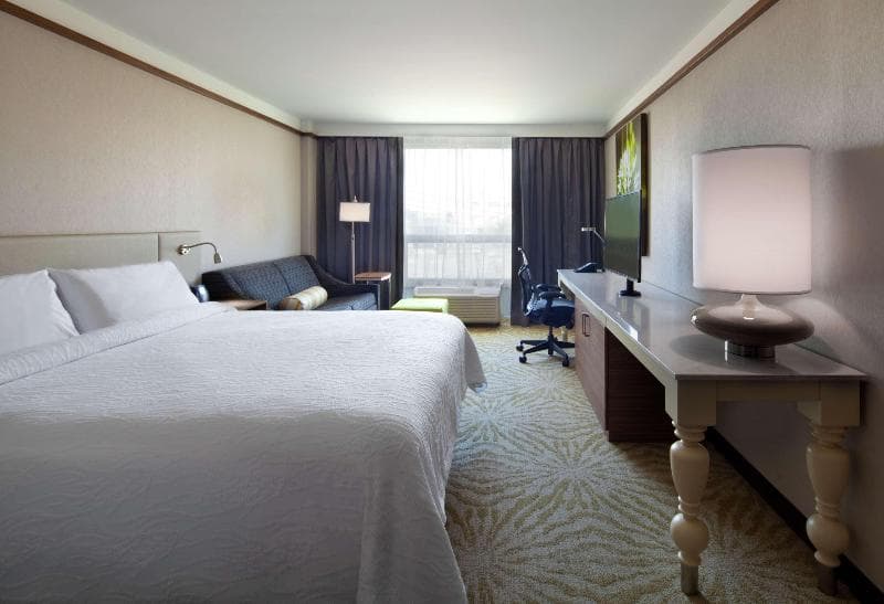 Hilton Garden Inn Montreal Airport 2