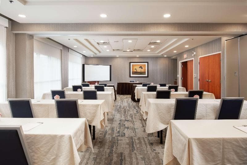 Hampton Inn & Suites by Hilton Barrie photo 1