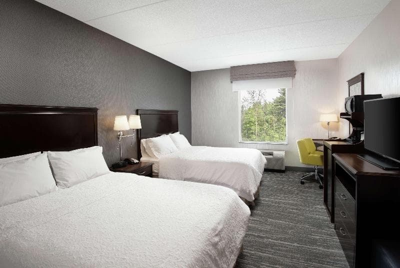Hampton Inn & Suites by Hilton Barrie 2