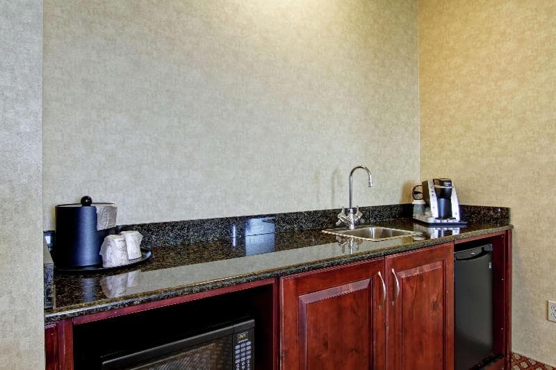 Hilton Garden Inn Ottawa Airport 5