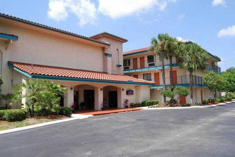 Tricove Inn & Suites photo 1
