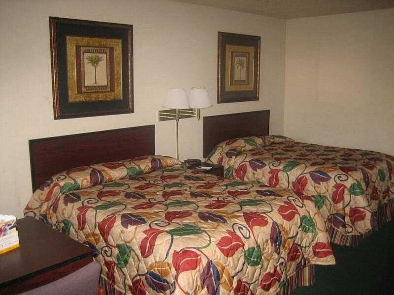Tricove Inn & Suites 4