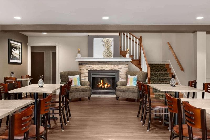 Travelodge Suites by Wyndham Moncton 4