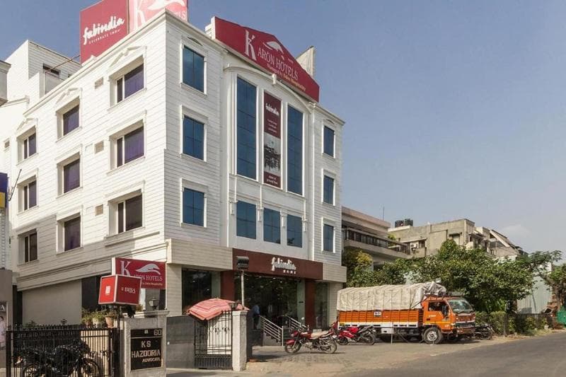 Karon Hotels - Lajpat Nagar 5