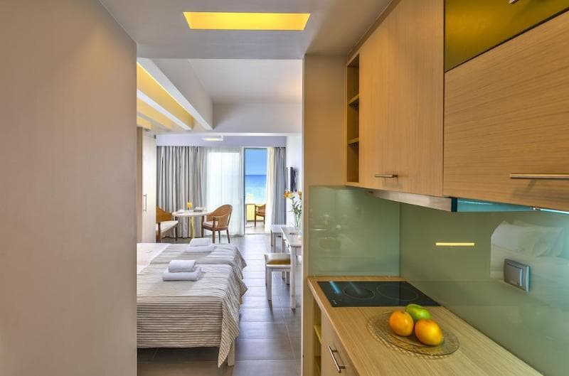 Palm Beach Apartments - Studio 4