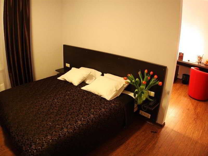 Primo Hotel 4