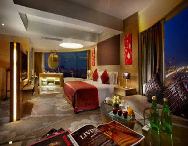 Renaissance Chengdu photo 1