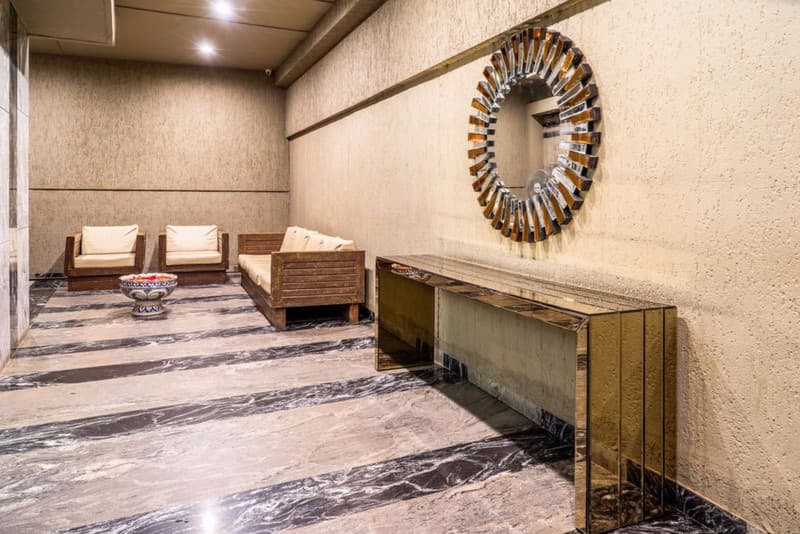 The Legend Hotel 4