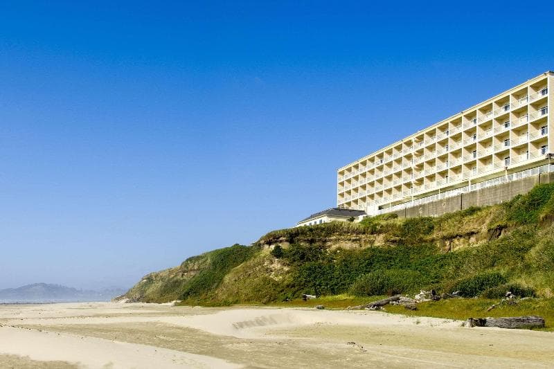 Elizabeth Oceanfront Suites, an Ascend Hotel Collection 5