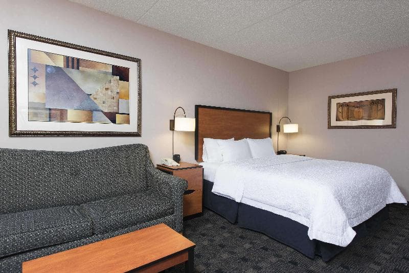 Hampton Inn & Suites Indianapolis-Fishers 2