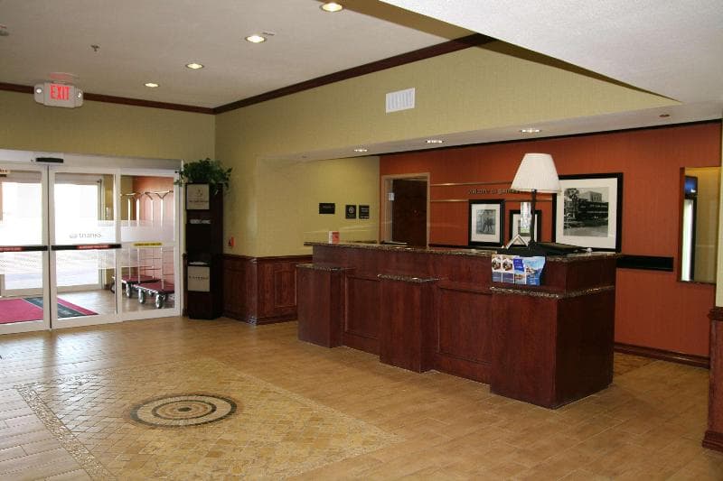 Hampton Inn & Suites Gainesville 2