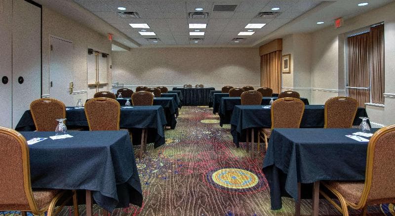 Hilton Garden Inn Detroit Metro Airport photo 1