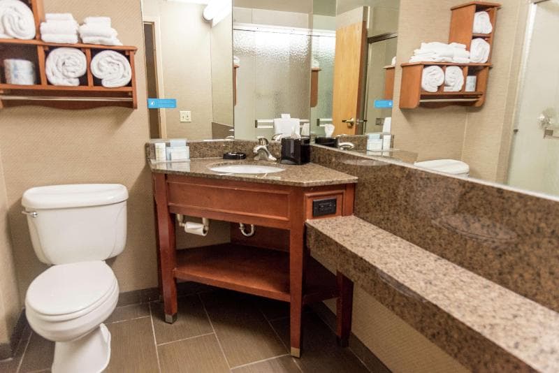 Hampton Inn Muskegon 3