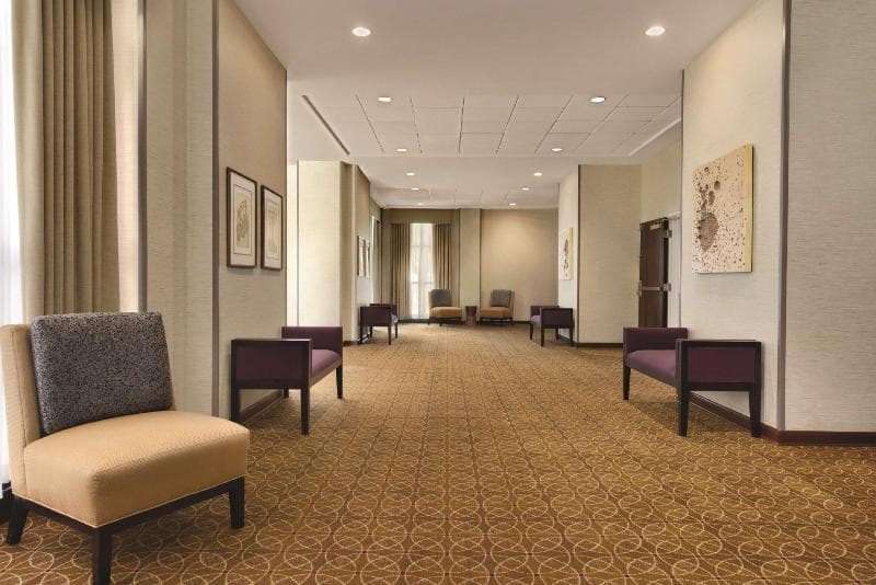 DoubleTree by Hilton Hotel Milwaukee - Brookfield photo 1