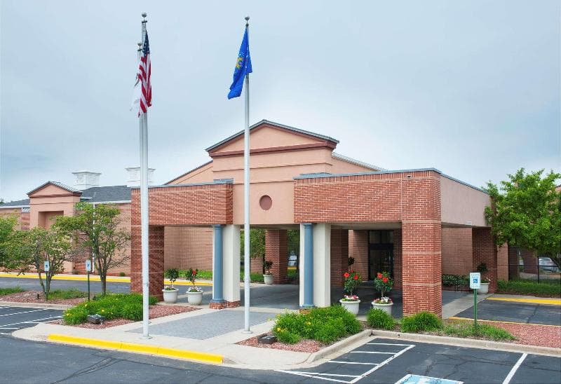 DoubleTree by Hilton Hotel Milwaukee - Brookfield 4