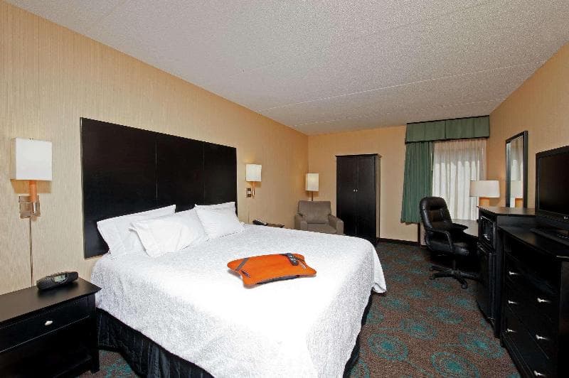 Hampton Inn Bloomington 4