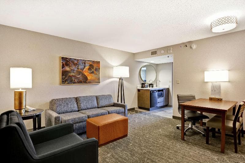 Embassy Suites by Hilton Minneapolis Airport 3