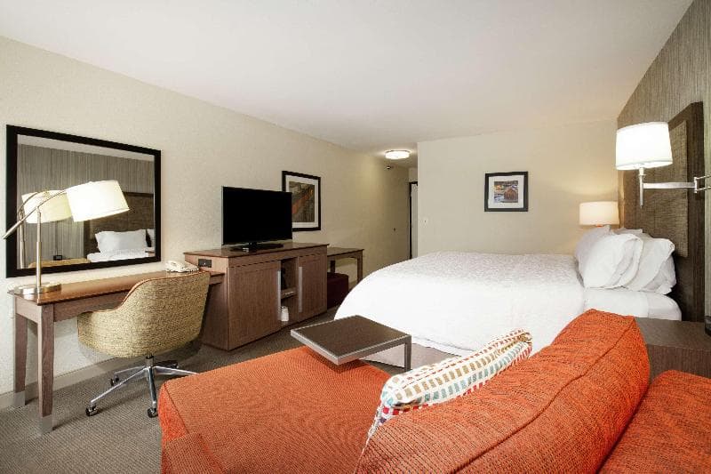 Hampton Inn Collinsville 5
