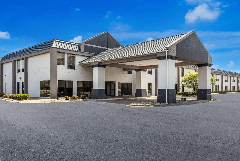 MainStay Suites Bourbonnais - Kankakee photo 1