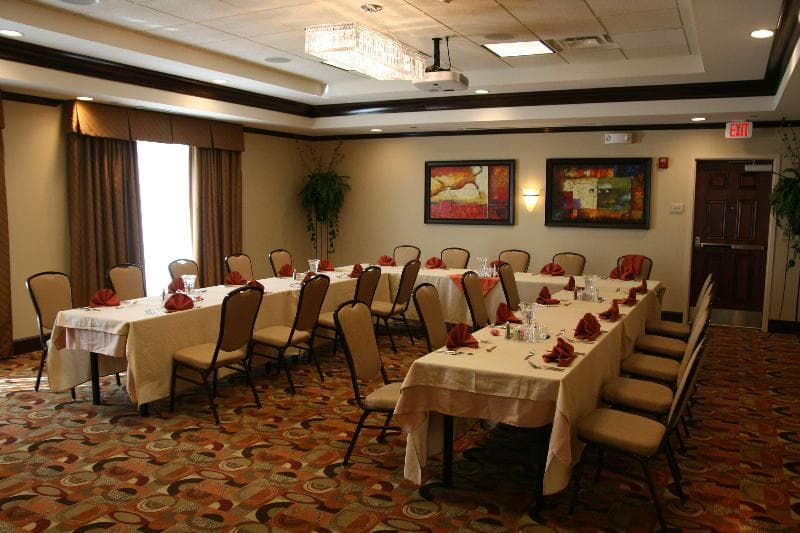 Hilton Garden Inn Cincinnati Blue Ash 2