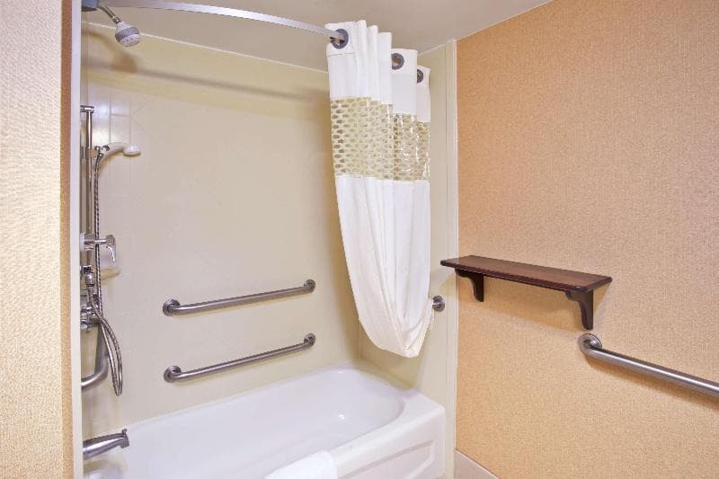 Hampton Inn Marietta 3