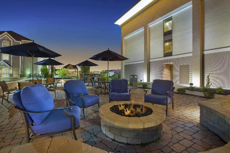 Hampton Inn Marietta 4