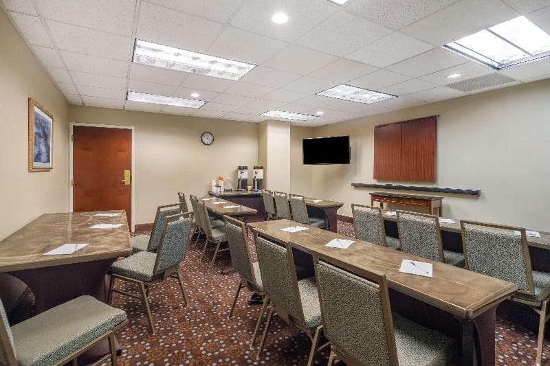 Hampton Inn Terre Haute 5