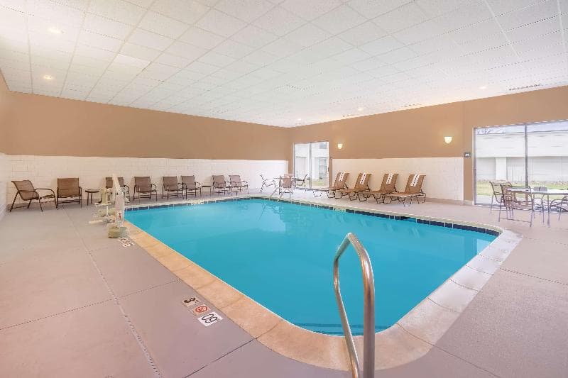 Hampton Inn Terre Haute 4