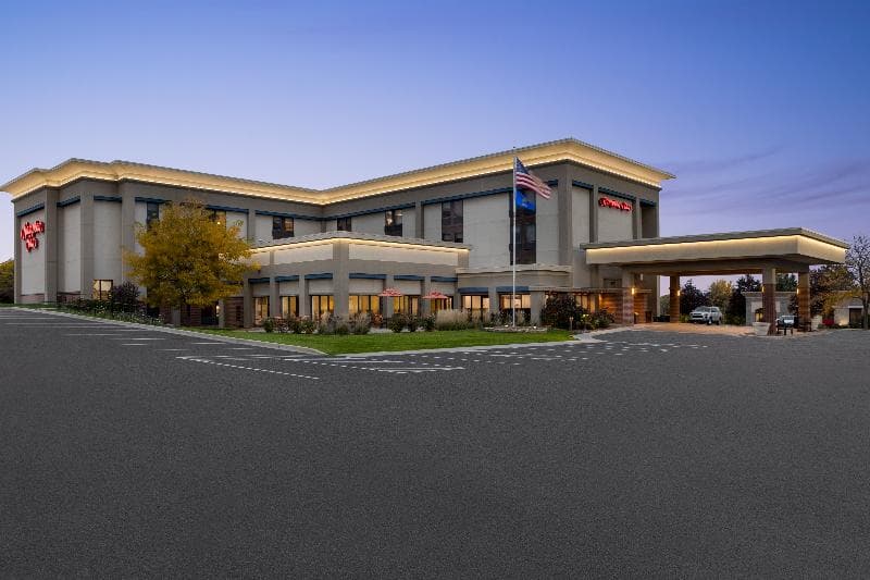 Hampton Inn Milwaukee/Brookfield photo 1