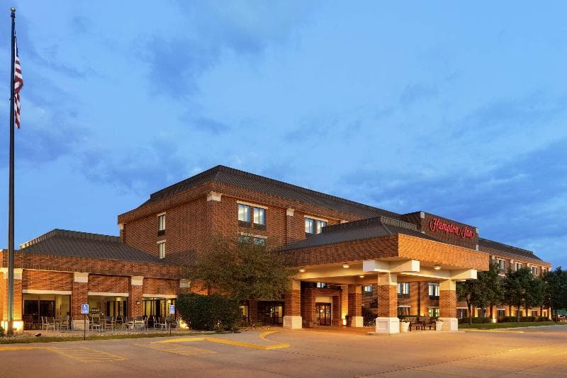 Hampton Inn West Des Moines Lake Drive 5