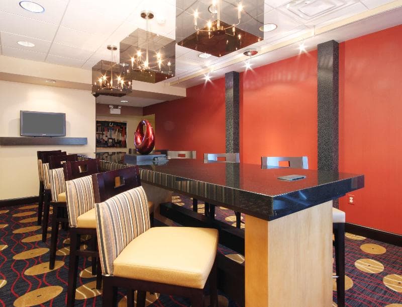 Hampton Inn Champaign/Urbana 5
