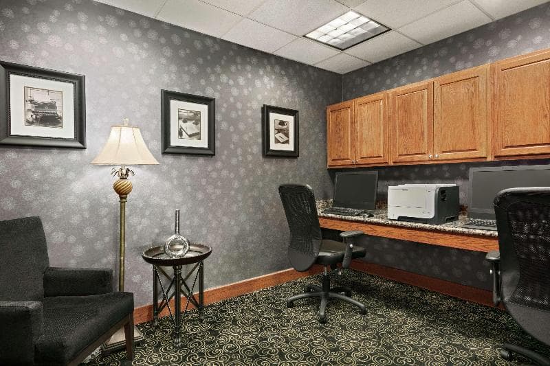 Hampton Inn & Suites Lawton photo 1
