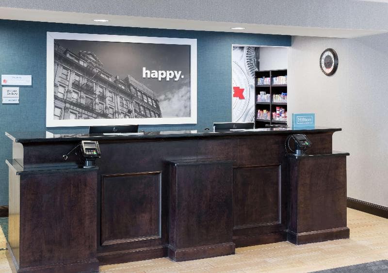 Hampton Inn & Suites Rochester-North 4