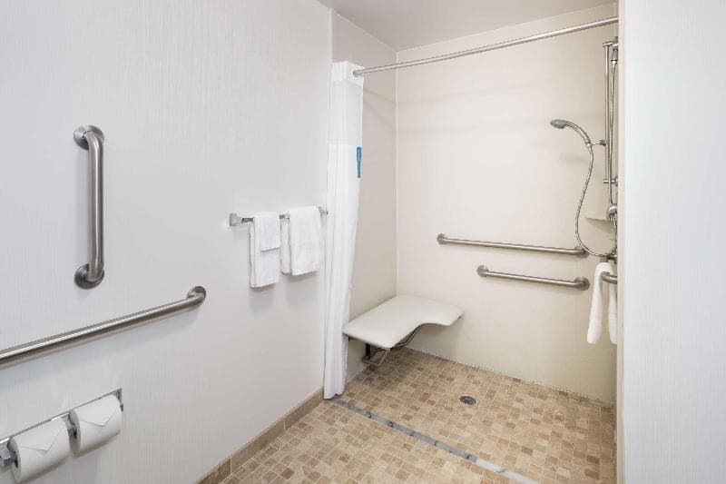Hampton Inn & Suites Rochester-North 5