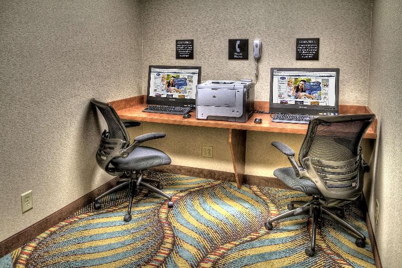 Hampton Inn & Suites Kalamazoo-Oshtemo 4