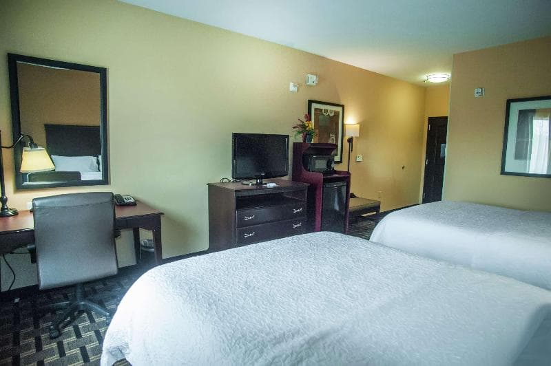 Hampton Inn & Suites Palestine photo 1