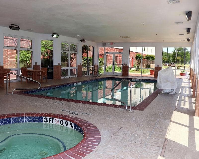 Hampton Inn & Suites Stephenville 2