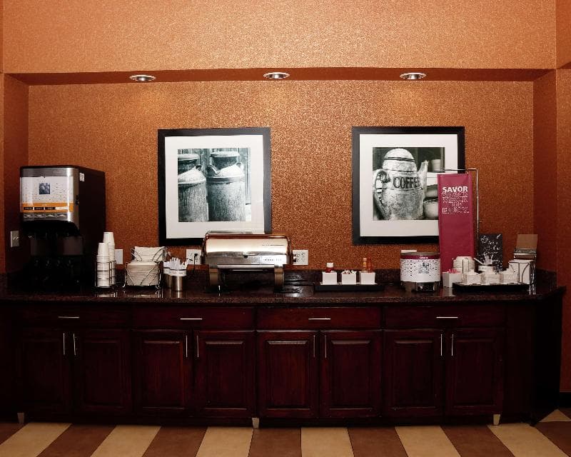 Hampton Inn & Suites Stephenville 3