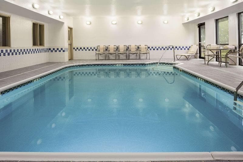 Hampton Inn Findlay 3