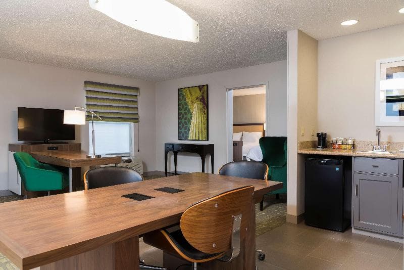 Hampton Inn & Suites East Lansing/Okemos 2