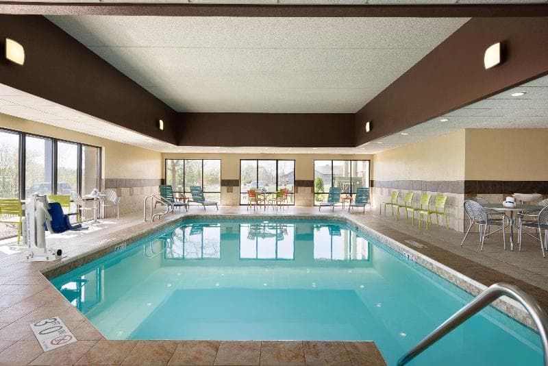 Hampton Inn Appleton-Fox River Mall Area 3