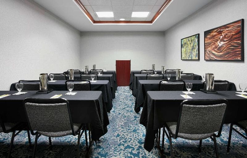 Hilton Garden Inn Schaumburg photo 1