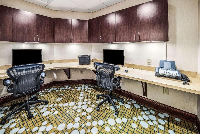 Hampton Inn Greenfield 3