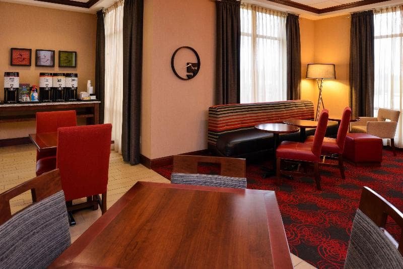 Hampton Inn Lincoln 2
