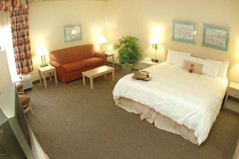 Hampton Inn Janesville 5