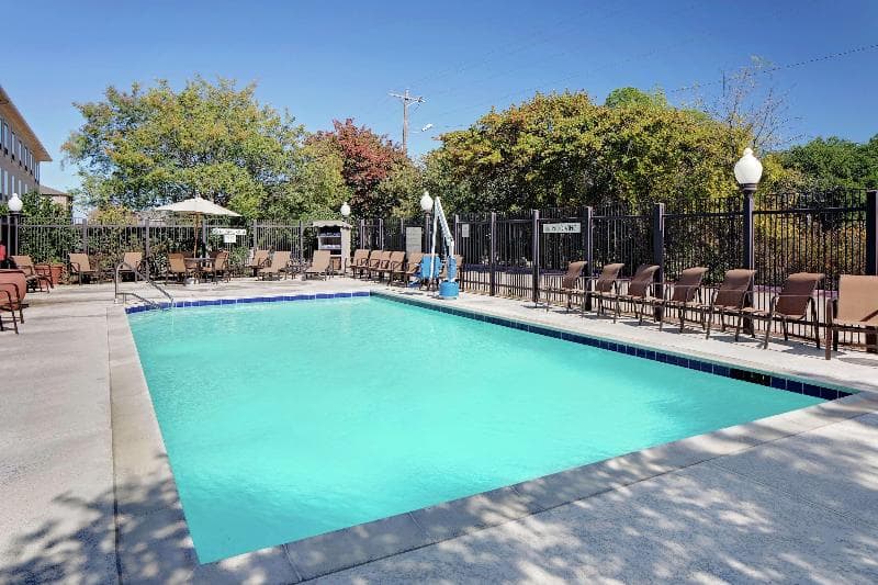 Hampton Inn & Suites Denton 3