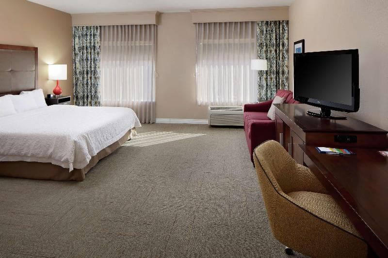 Hampton Inn & Suites Denton 5