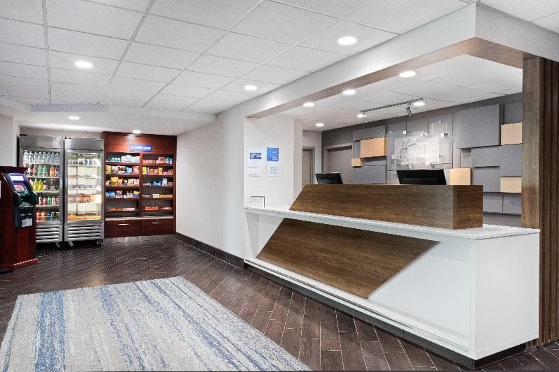 Holiday Inn Express & Suites Cincinnati Riverfront 4