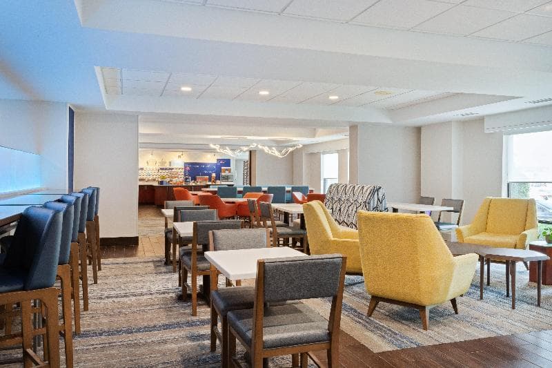 Holiday Inn Express & Suites Cincinnati Riverfront 5