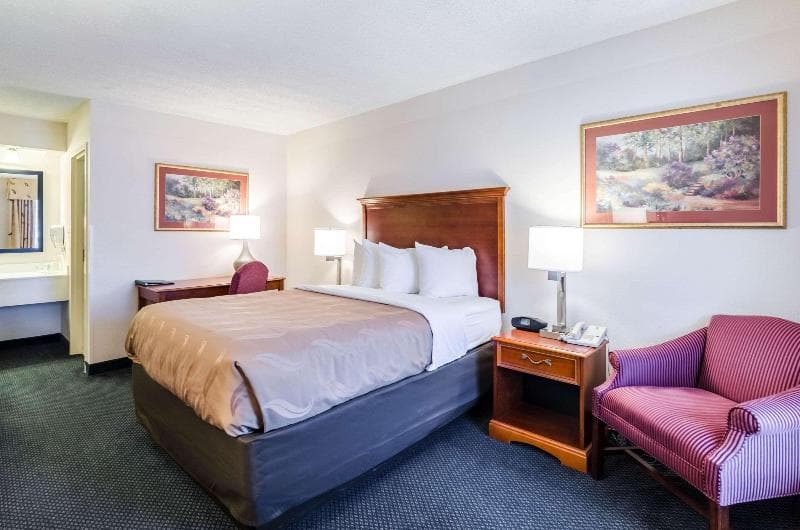 Quality Inn Lynchburg 4